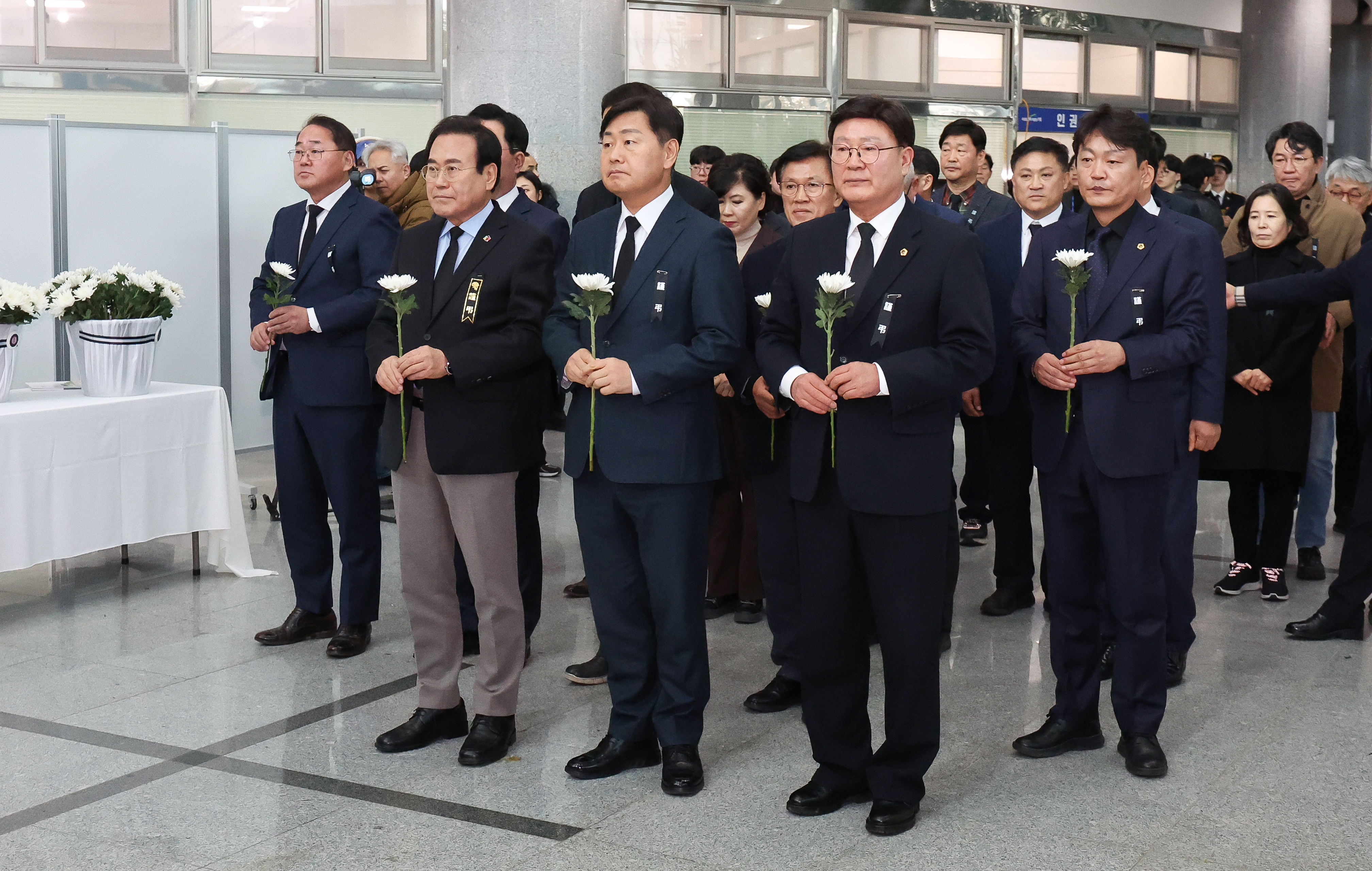 제주항공 여객기 추락사고 희생자 분향소 참배 이미지(5)