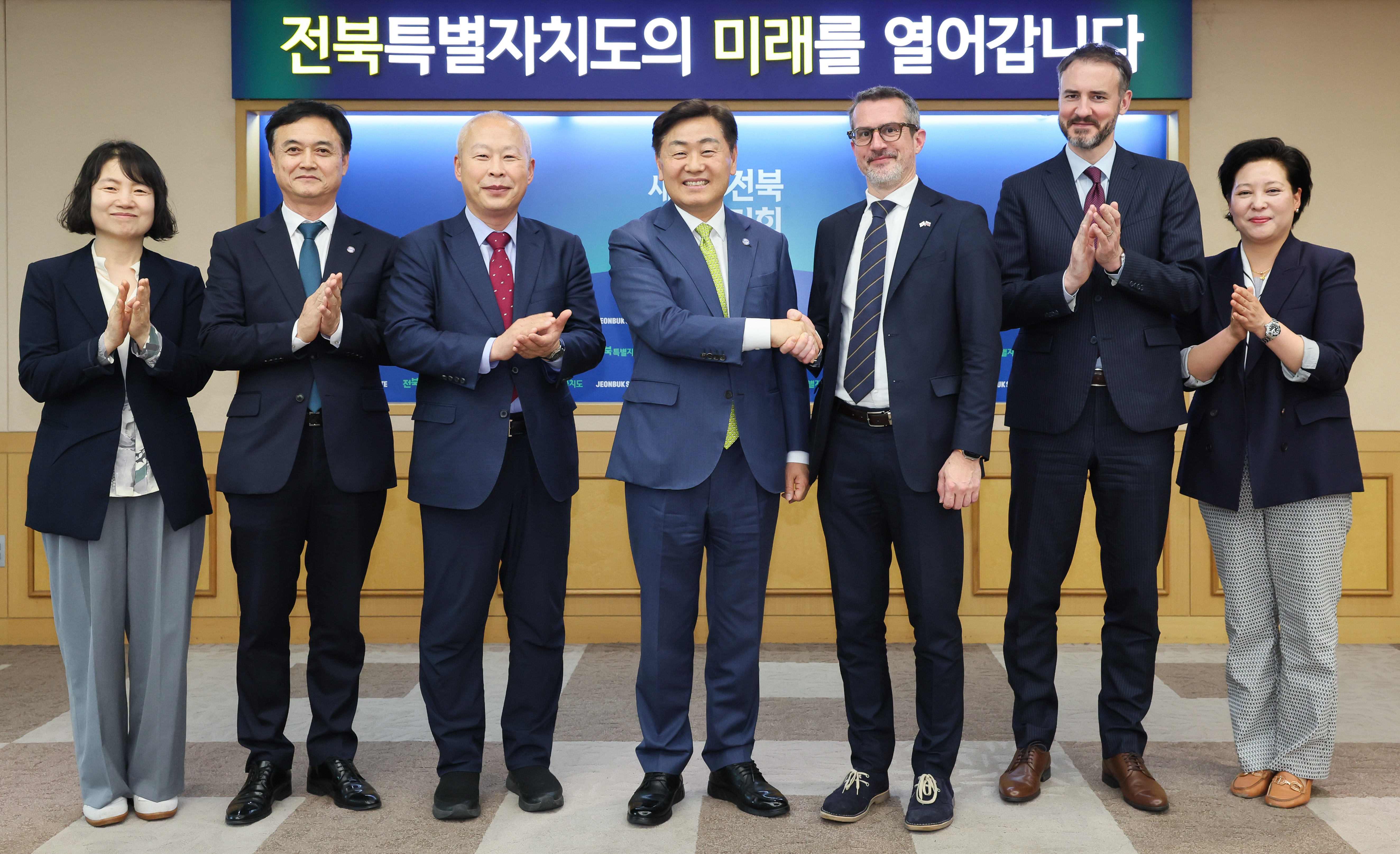 주한 슬로베니아 대사 전북특별자치도 방문 이미지(1)
