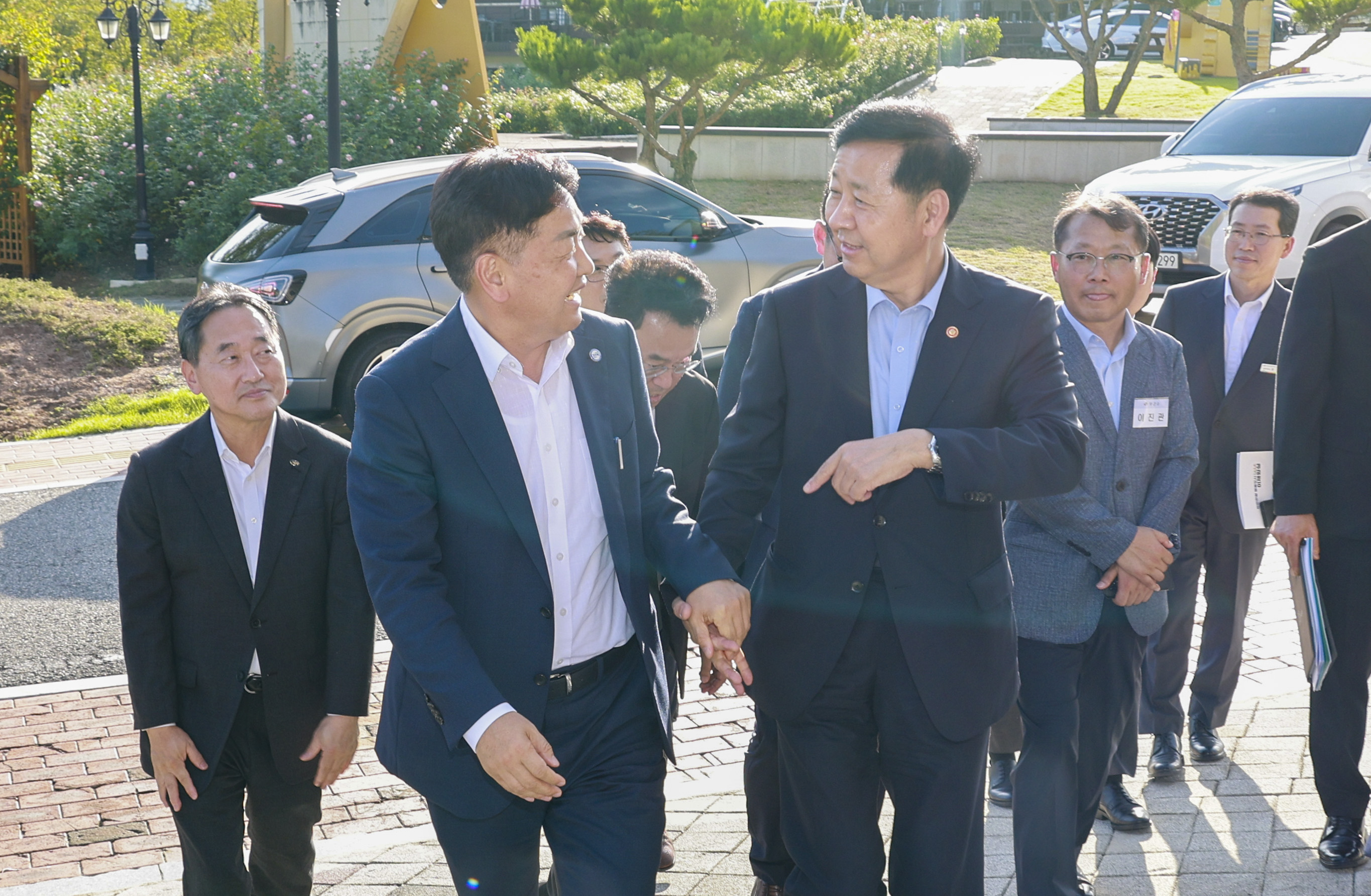 지방살리기 상생소비 활성화를 위한 임실군, 기회재정부, 국민연금공단 자매결연 협약식( 구윤철 부총리) 이미지(2)