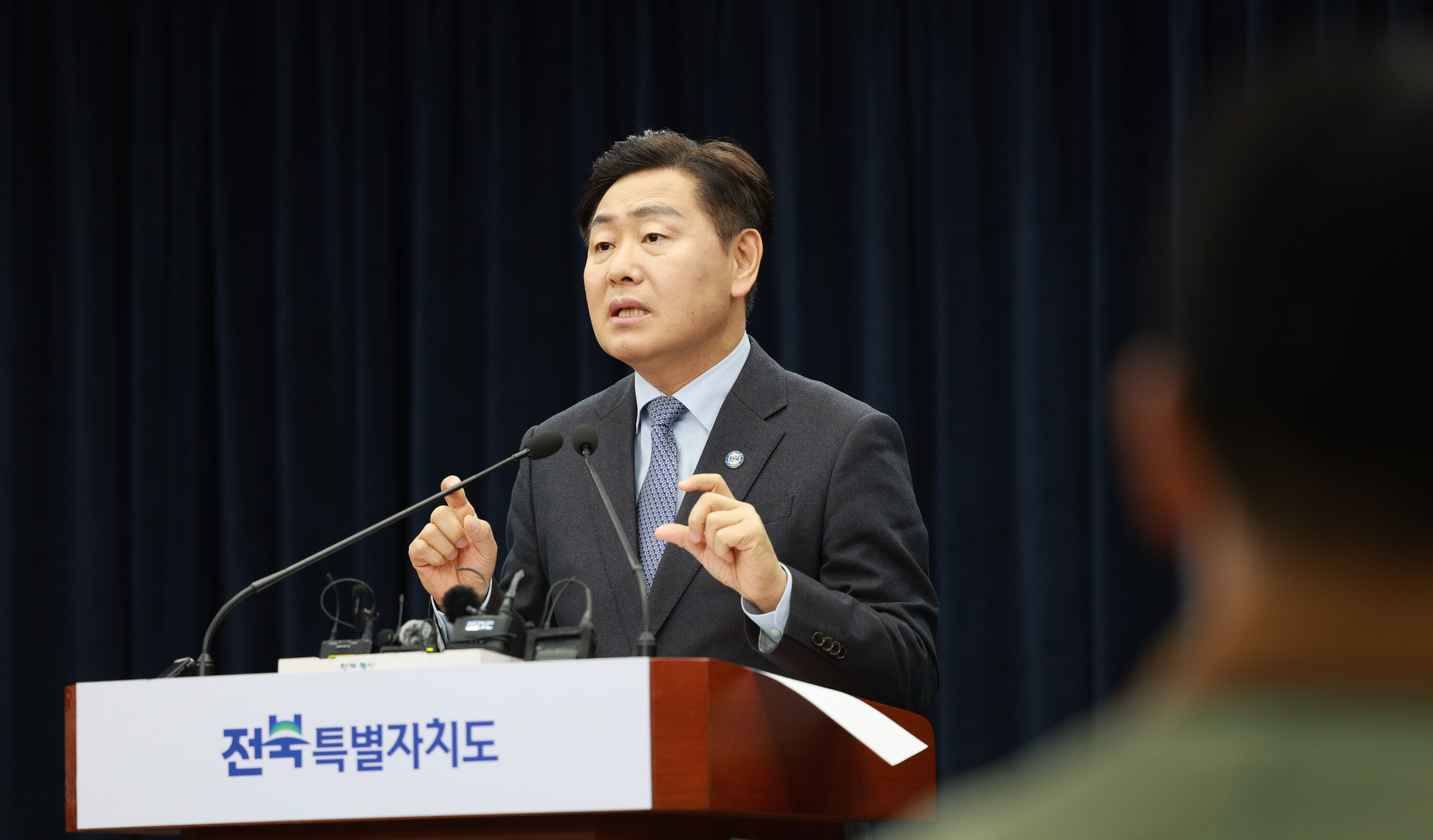 김관영 도지사 군산조선소 새주인 찾아 완전 재가동 기자회견 이미지(1)