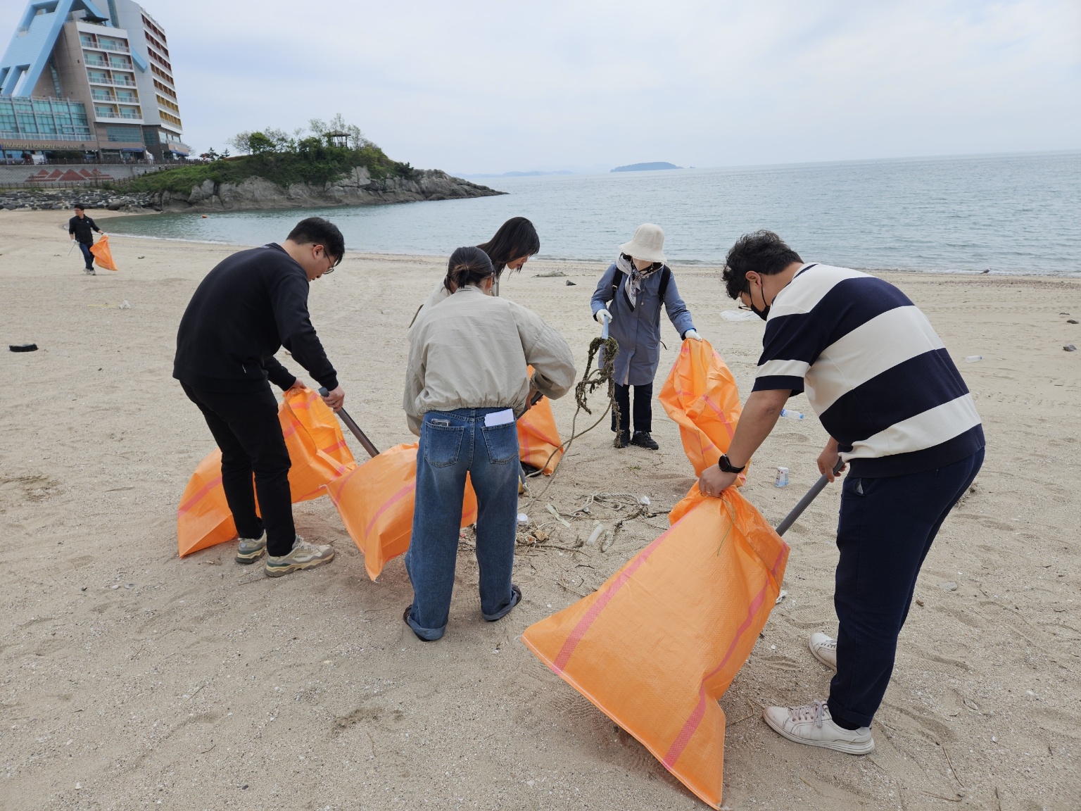 전북자치도 새만금해양수산국, 깨끗한 바다 만들기 동참 이미지(4)