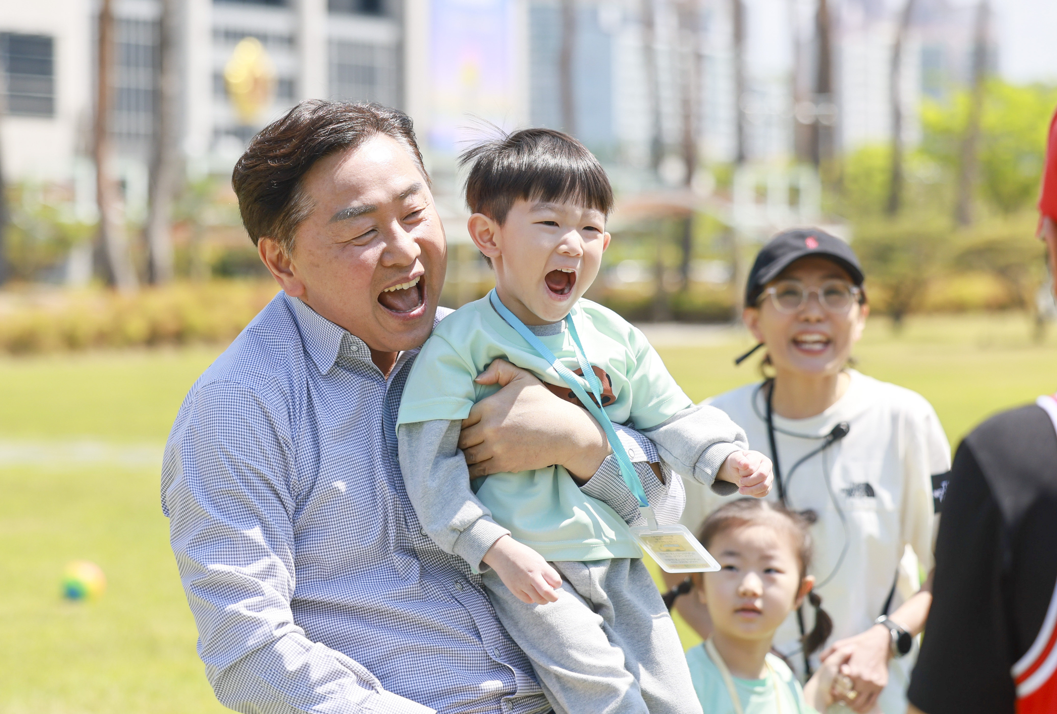 전북도청이 놀이터가 됐다… 김관영 지사, 어린이들과 함께한 특별한 봄날 이미지(3)