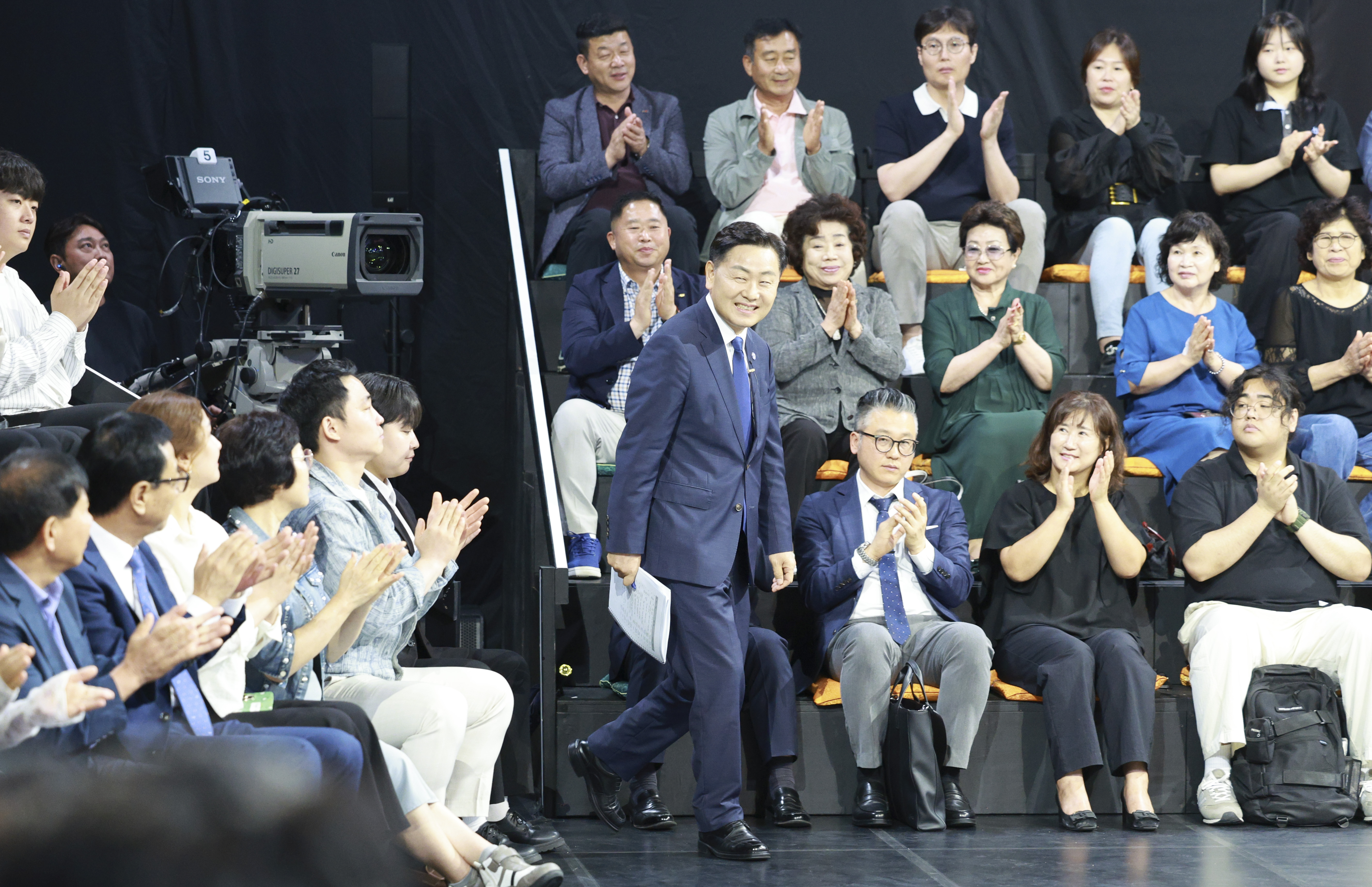 민선8기 3주년, 김관영 지사 도민 200명과 직접 마주 앉았다 이미지(2)