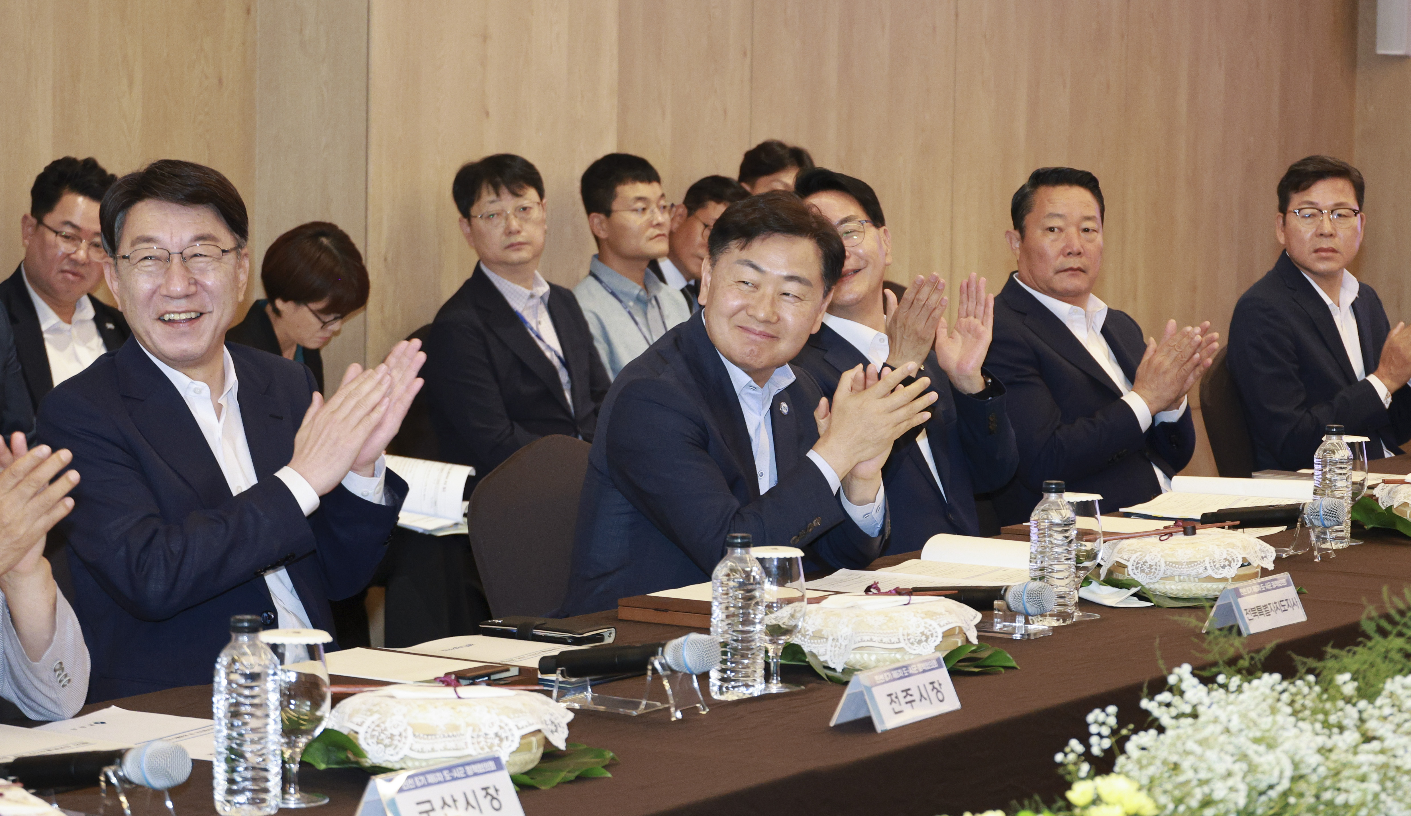 도-시군, 전북발전 위해“연대와 상생 ”한목소리 이미지(4)