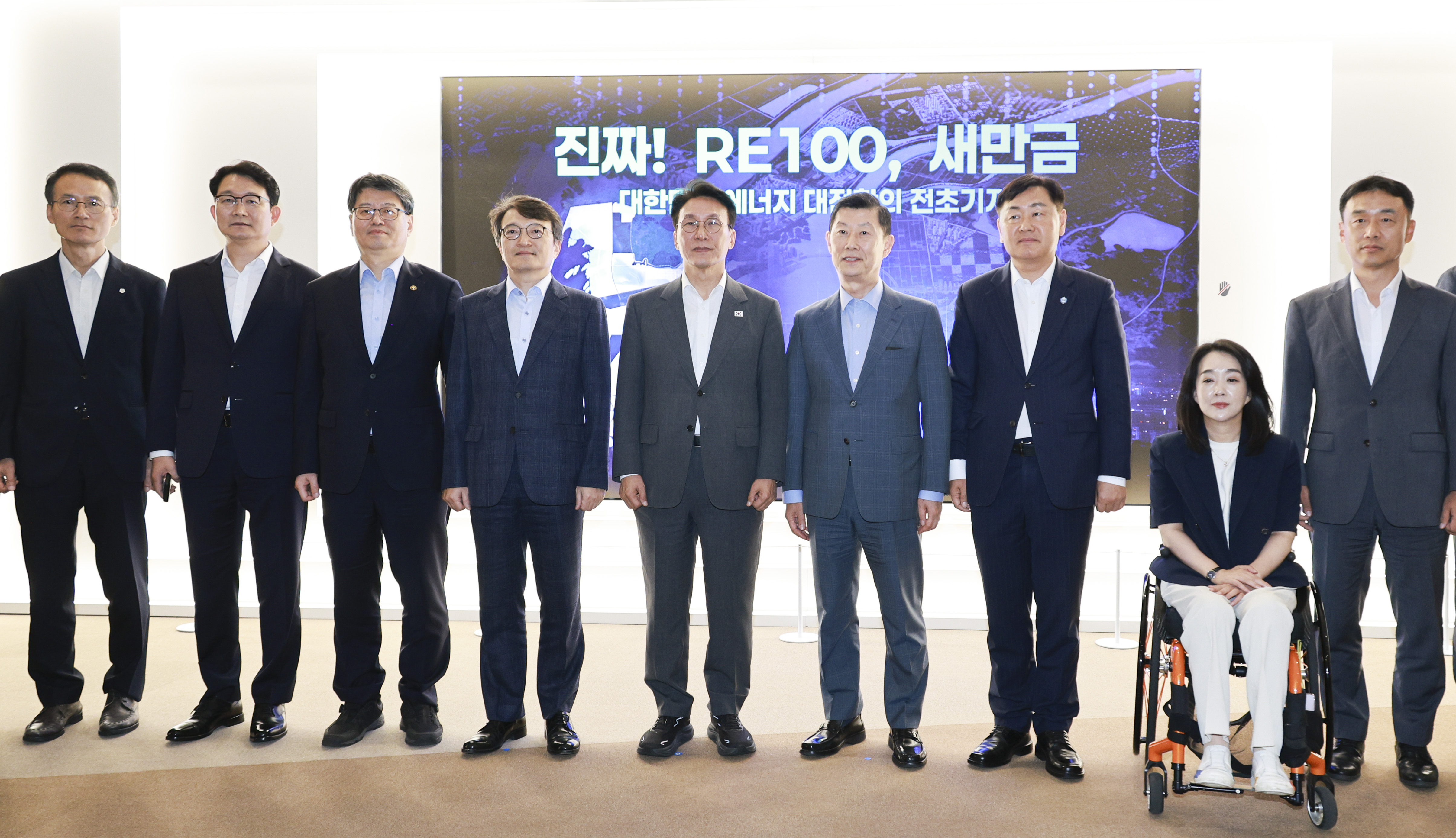 국무총리 새만금 방문,  속도감 있는 새만금 개발 기대 이미지(1)