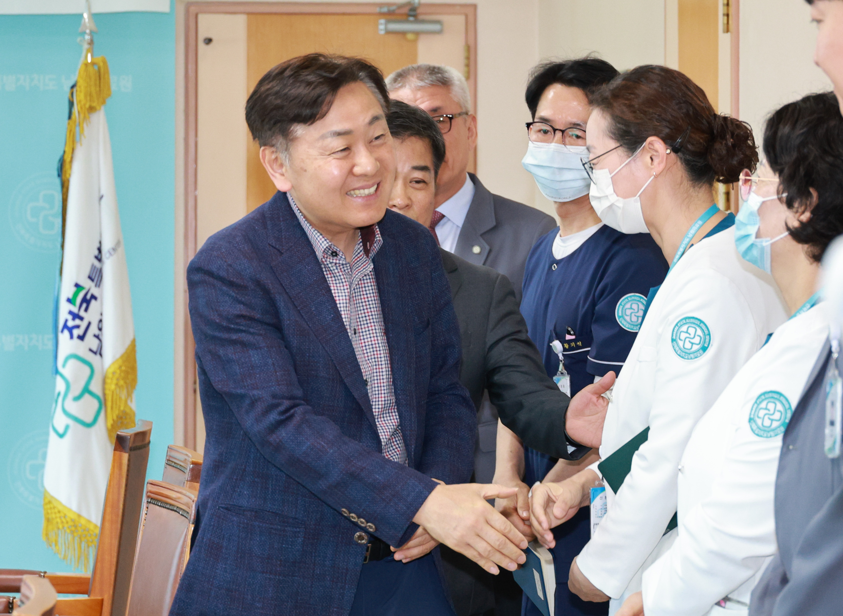 김관영 지사, 남원 공공의료·교육 현장 점검…동남권 의료안전망 강화 이미지(1)