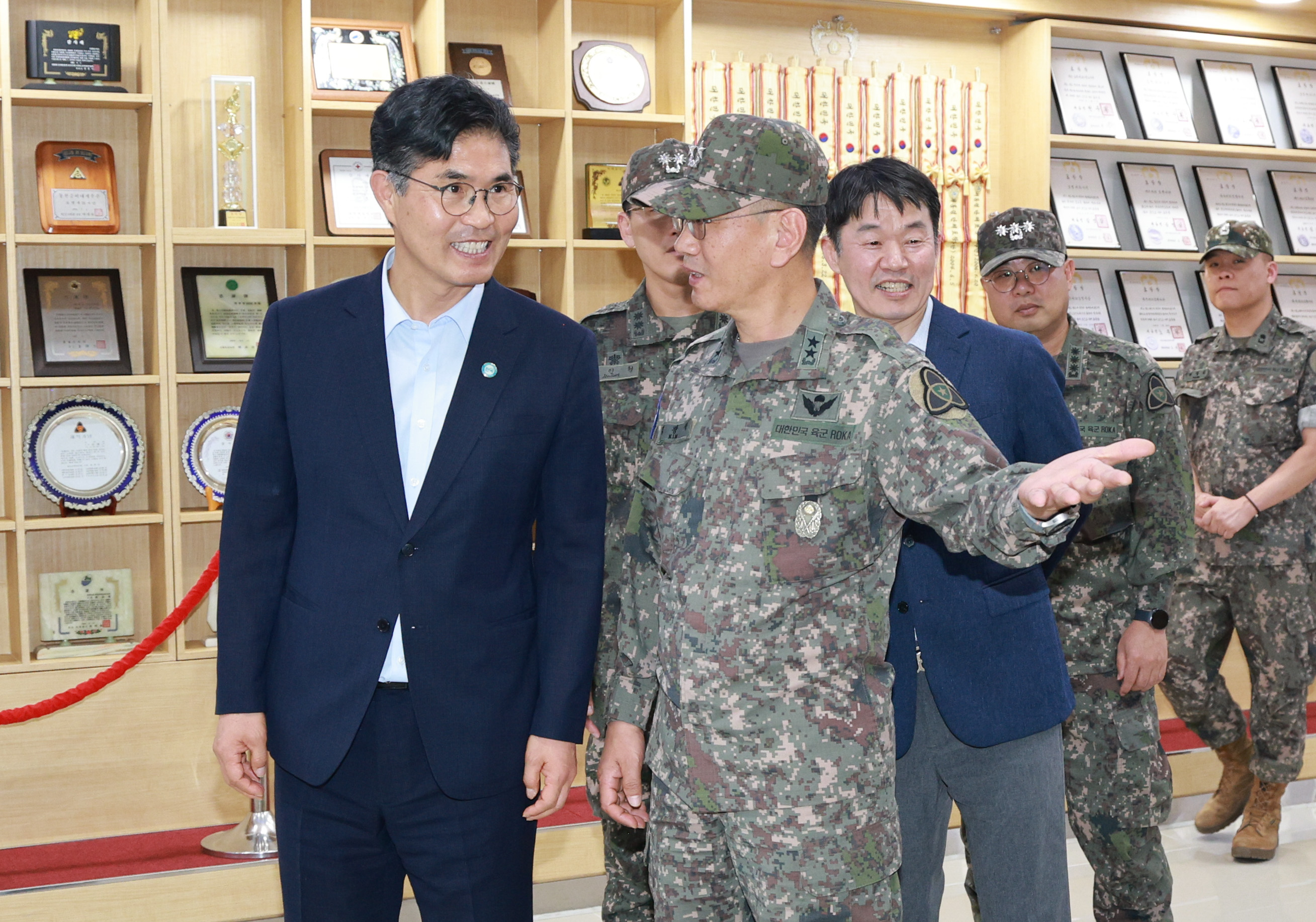 전북자치도, 추석 명절 맞아 군 장병·소방공무원 방문 격려 이미지(2)