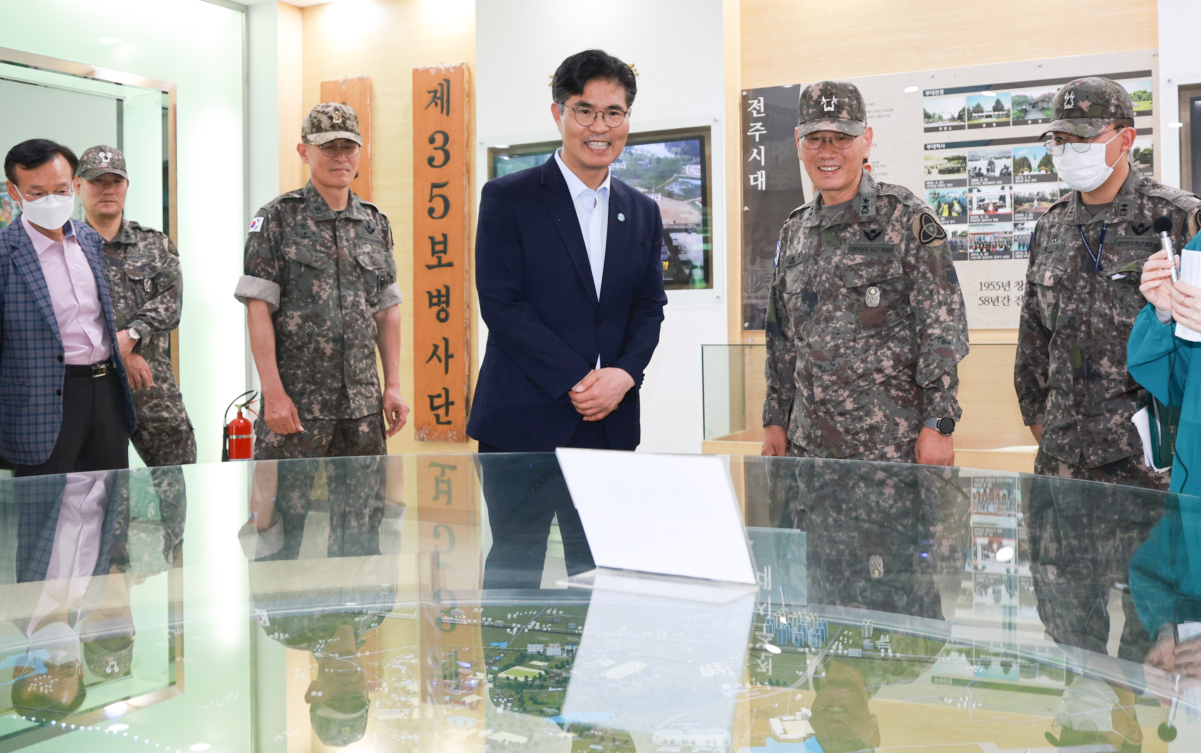 전북자치도, 추석 명절 맞아 군 장병·소방공무원 방문 격려 이미지(3)