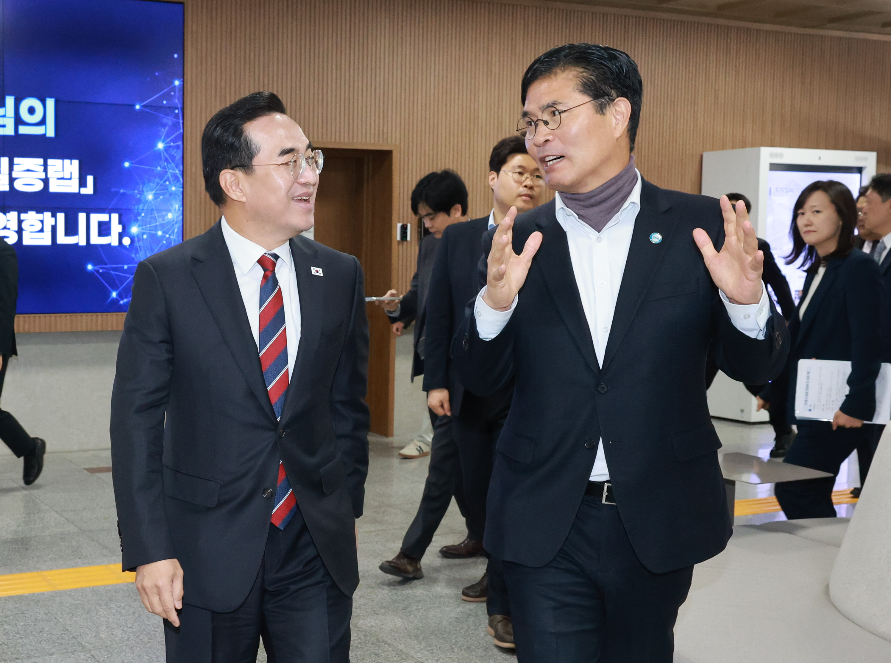 이원택 지사, 기획예산처 장관과 현장 동행… 피지컬AI·새만금 국비 건의 이미지(1)