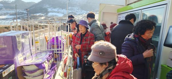 전북자치도, 농촌 축산물 구매 불편 해소  ‘내집앞 이동장터’ 현장 점검