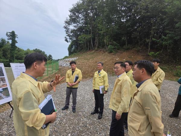 노홍석 행정부지사, 완주군 산사태 취약지역·폭염 무더위쉼터 현장 점검 - 집중호우 및 폭염 등 자연재난 대비 현장중심 대응력 강화 -