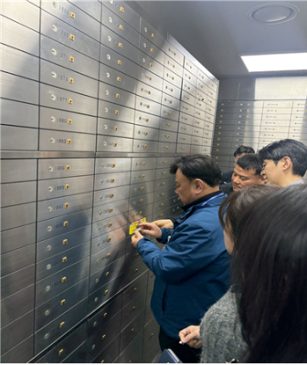 전북자치도, 고액 체납자 대여금고 12개 압류