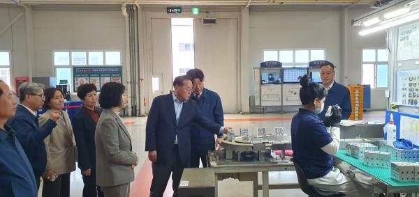 전북자치도, 외국인 근로자 현장 점검… 지역특화형 비자 성과 확인