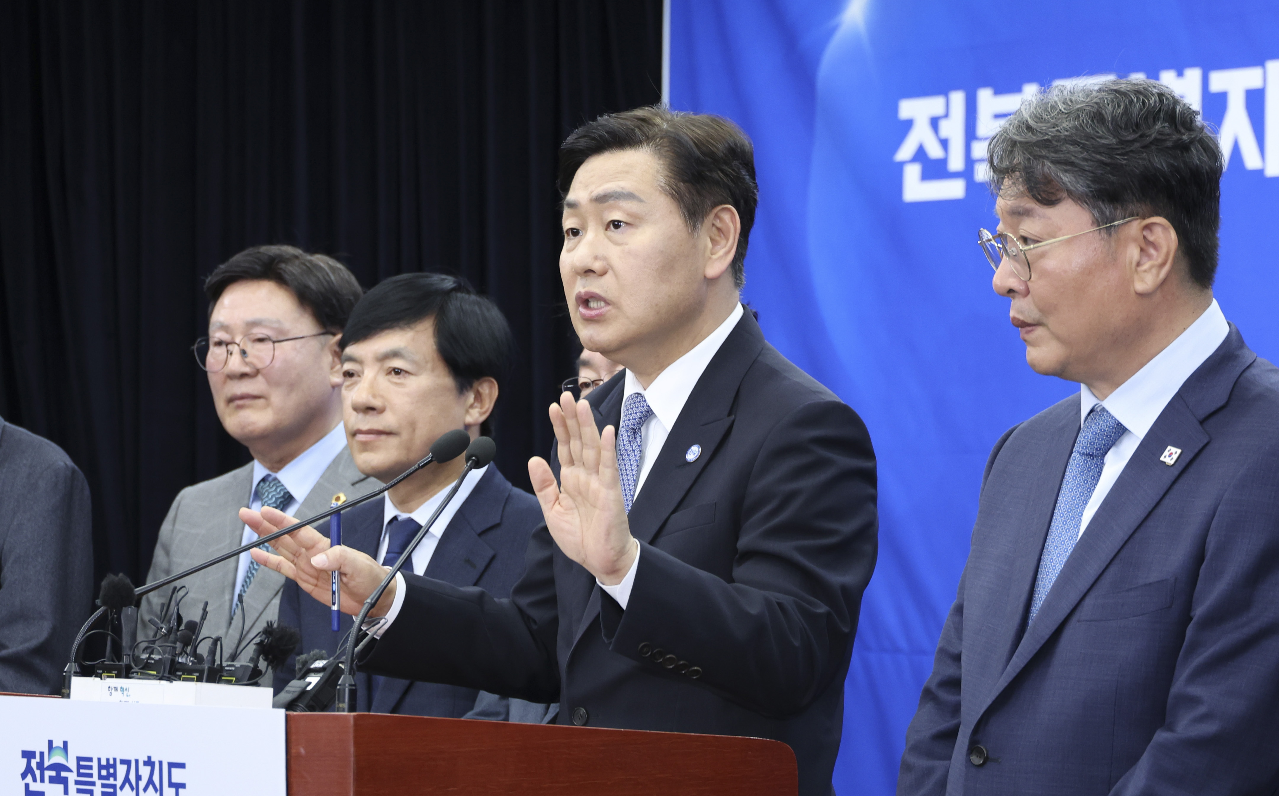 Expansion of the Jeonbuk wide-area transportation network officially begins! The revision of the Act on Metropolitan Area has been promulgated... Follow-up procedures are underway. image(4)