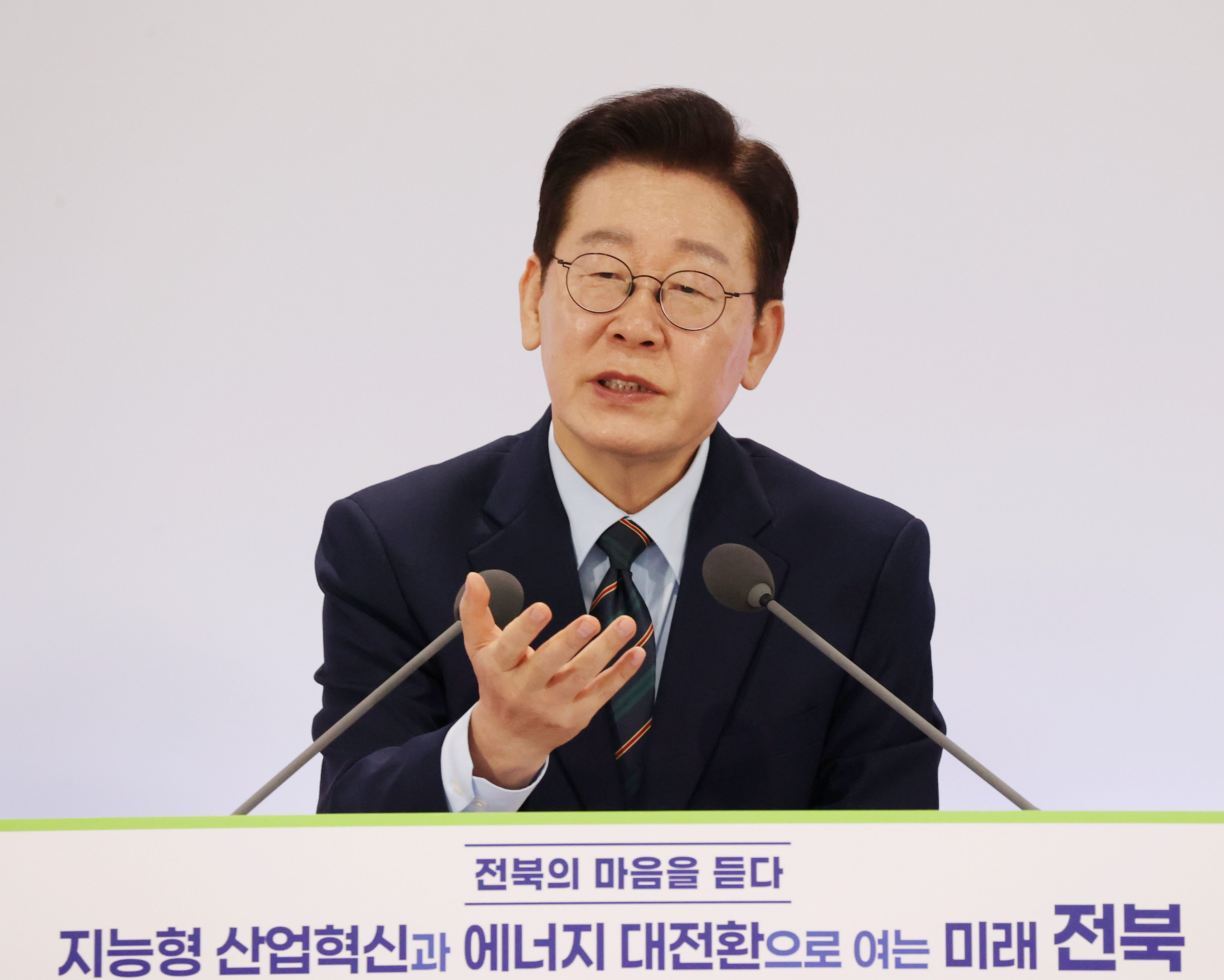 「全北の心を聞く」 大統領と道民が頭を寄せ合った全北タウンホールミーティング image(1)