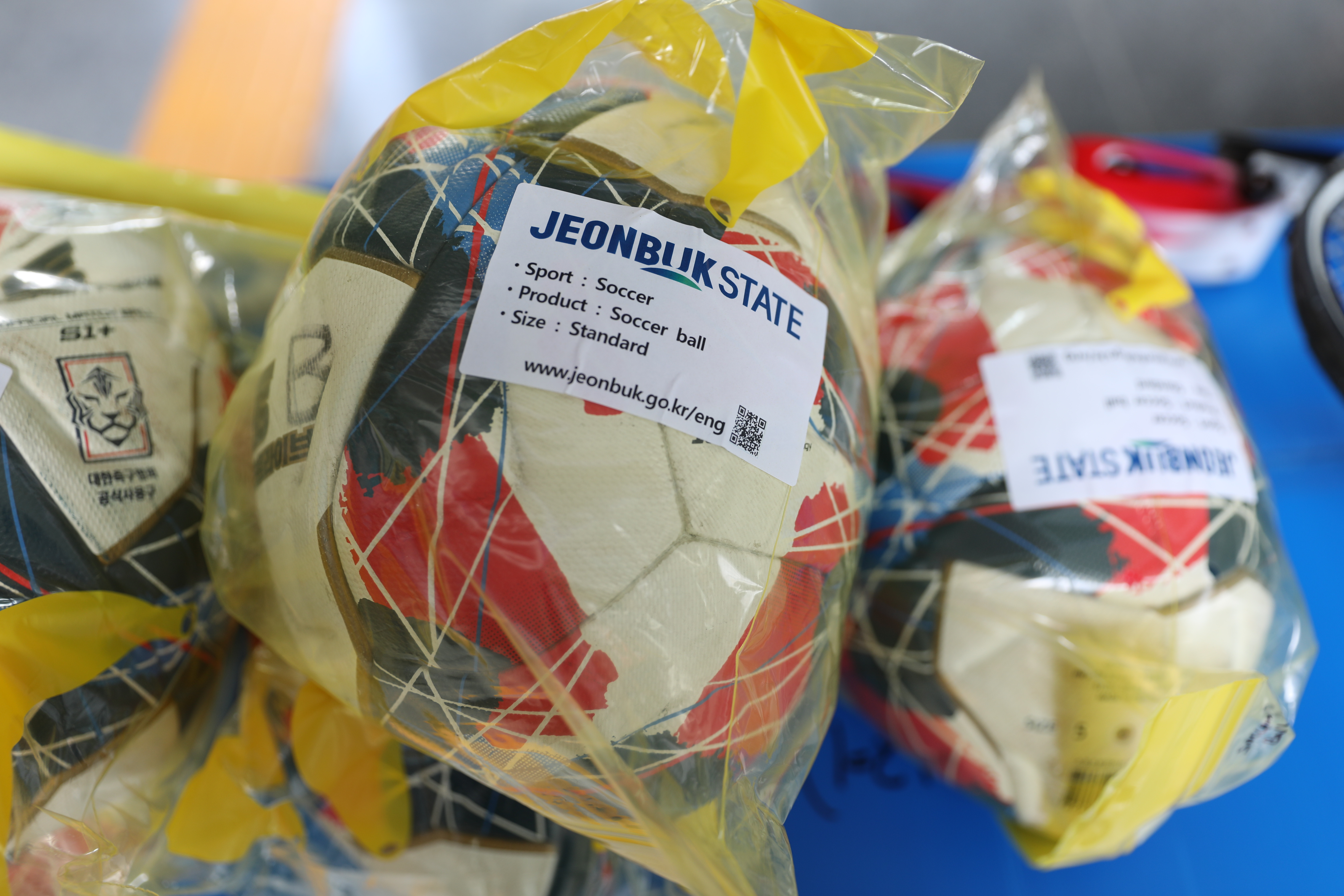 Tỉnh tự trị Jeonbuk, Sở Giáo dục Tỉnh tự trị Jeonbuk  và Trường THCS-THPT Thể dục Thể thao Jeonbuk  trao tặng Món quà hữu nghị thể thao tới 3 quốc gia Châu Phi
