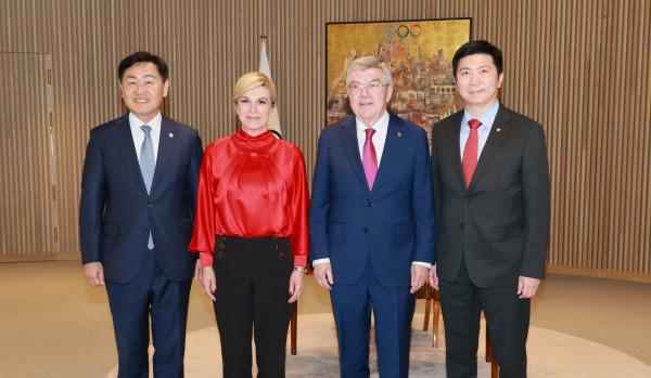 For winning a bid for the Olympic Games, Jeonbuk is expanding its horizens. Governor Kim, Gwanyeong met the President of the International Olympic Committee(IOC)