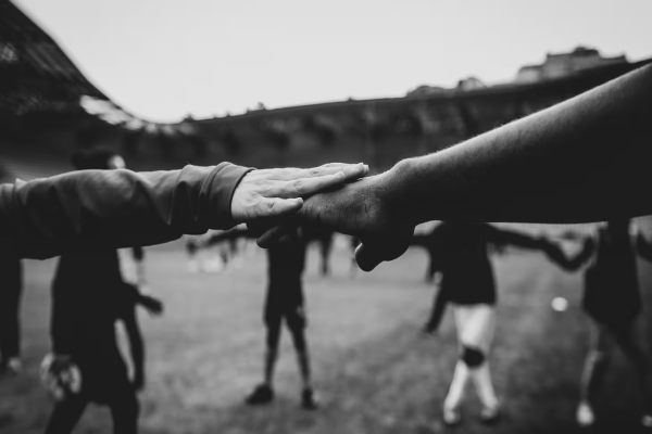 IOC는 스포츠를 통한 난민 지원 연합(Sport for Refugees Coalition)과 함께 난민 문제 해결에 있어 스포츠의 역할을 강화할 것을 촉구