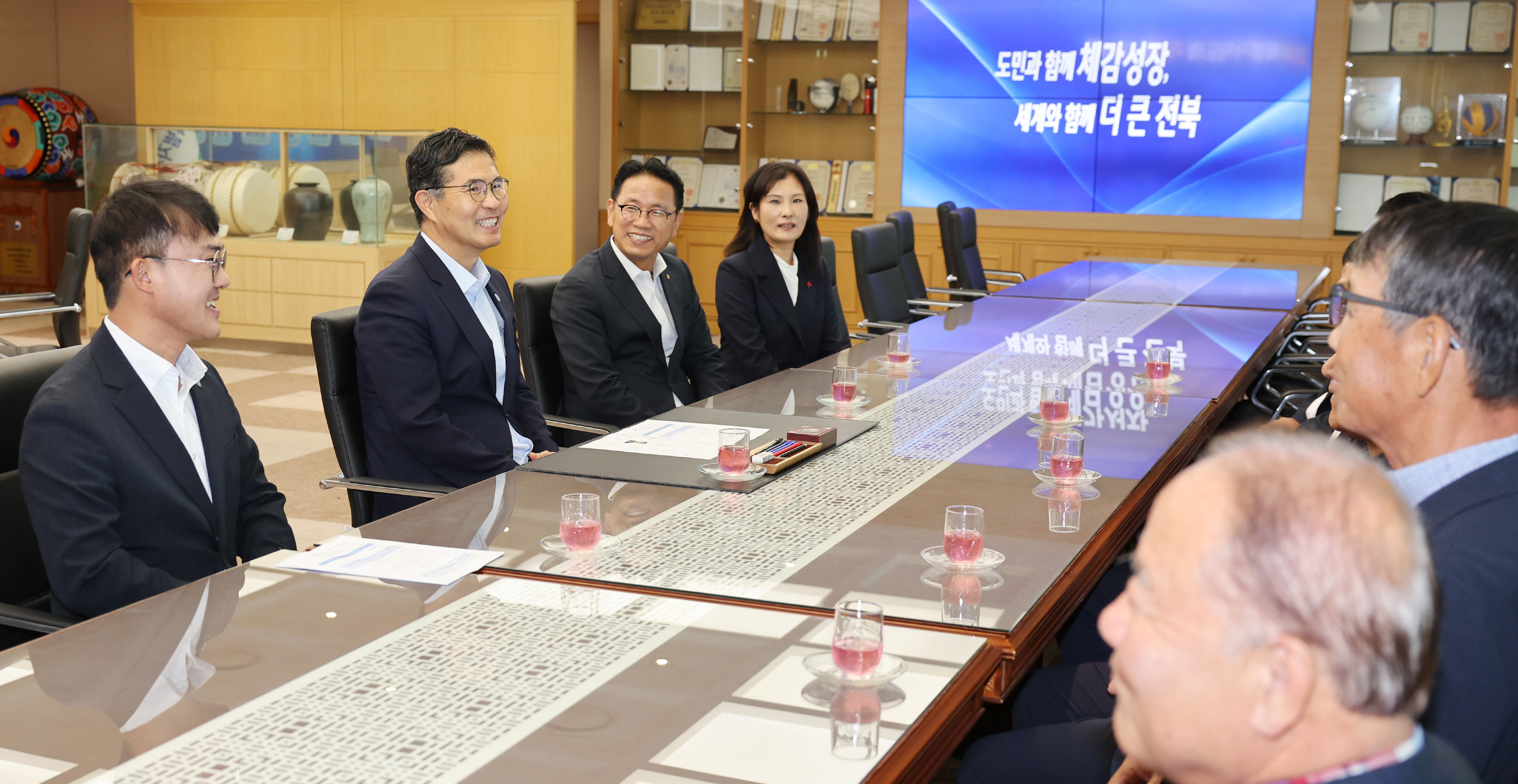 한국새농민 전북특별자치도회 기탁식 이미지(2)